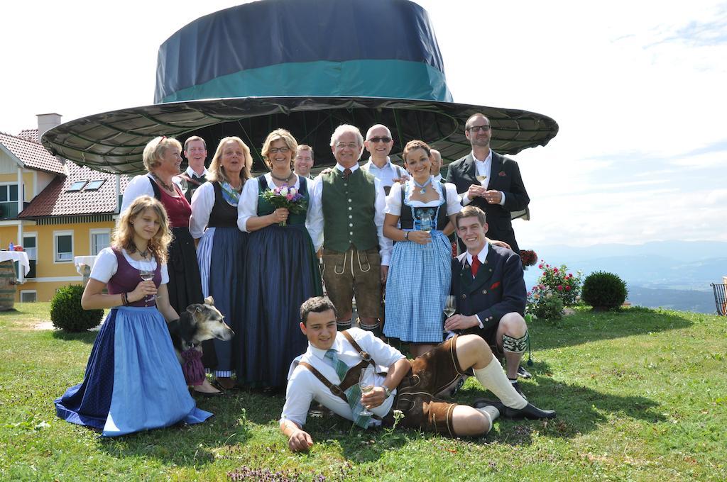 Panoramahotel Steirerland Kitzeck im Sausal Exteriör bild