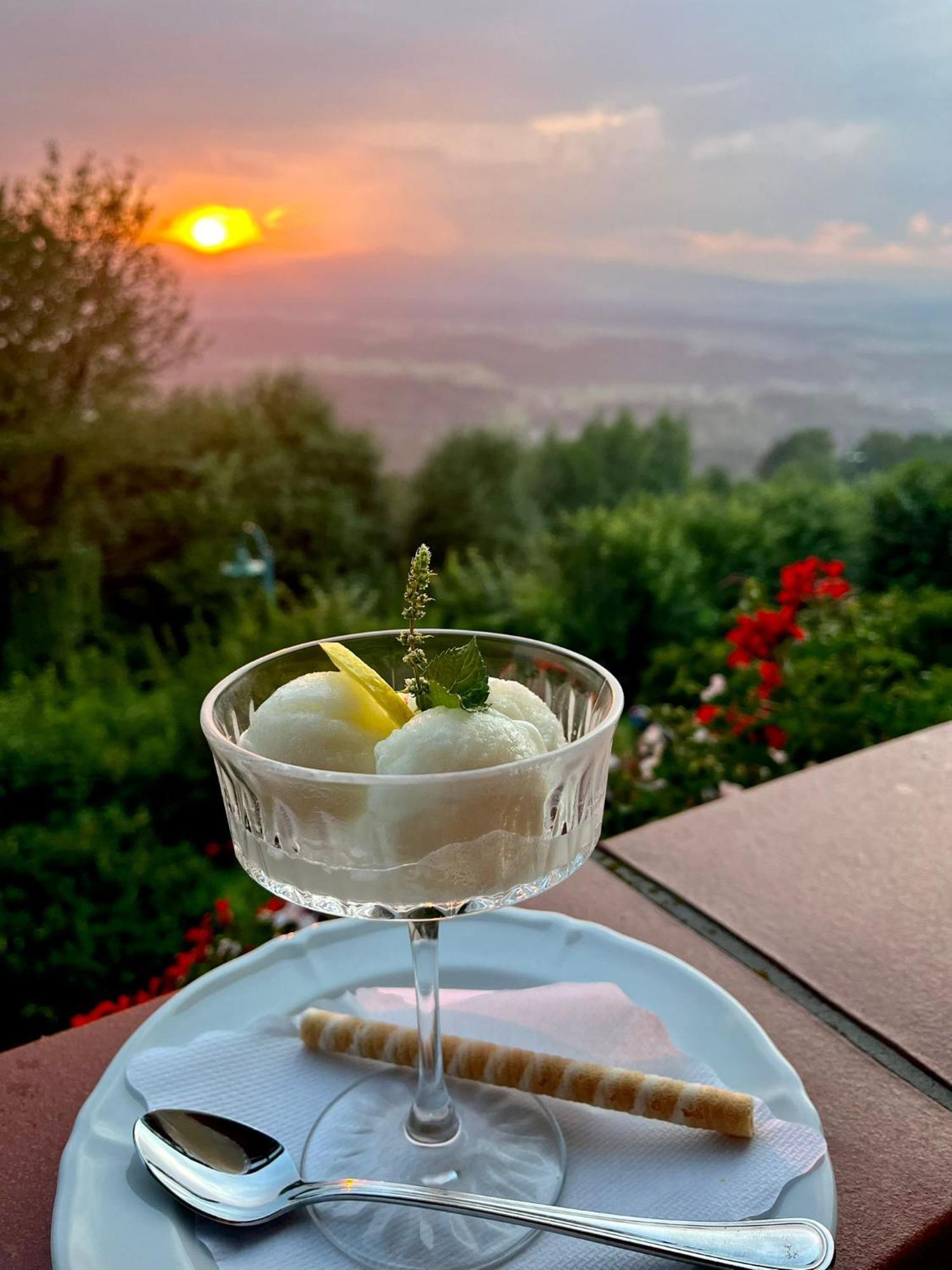 Panoramahotel Steirerland Kitzeck im Sausal Exteriör bild