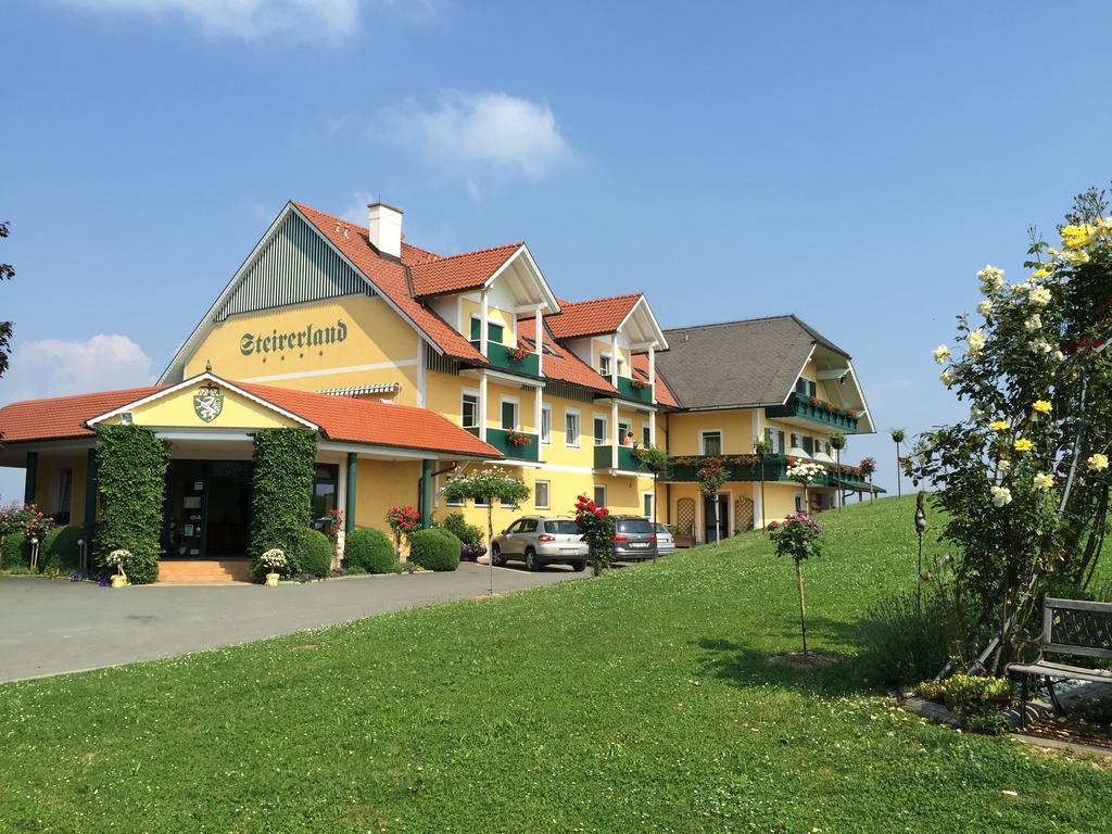 Panoramahotel Steirerland Kitzeck im Sausal Exteriör bild