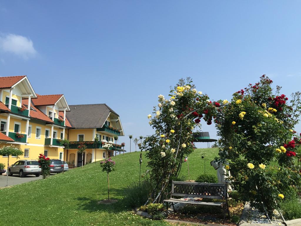 Panoramahotel Steirerland Kitzeck im Sausal Exteriör bild