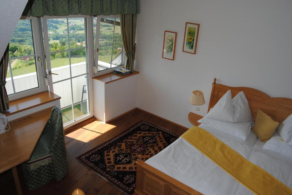 Panoramahotel Steirerland Kitzeck im Sausal Exteriör bild