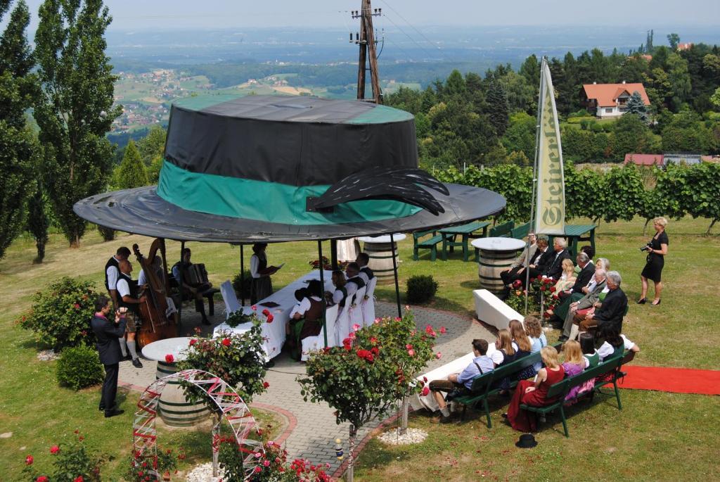 Panoramahotel Steirerland Kitzeck im Sausal Exteriör bild